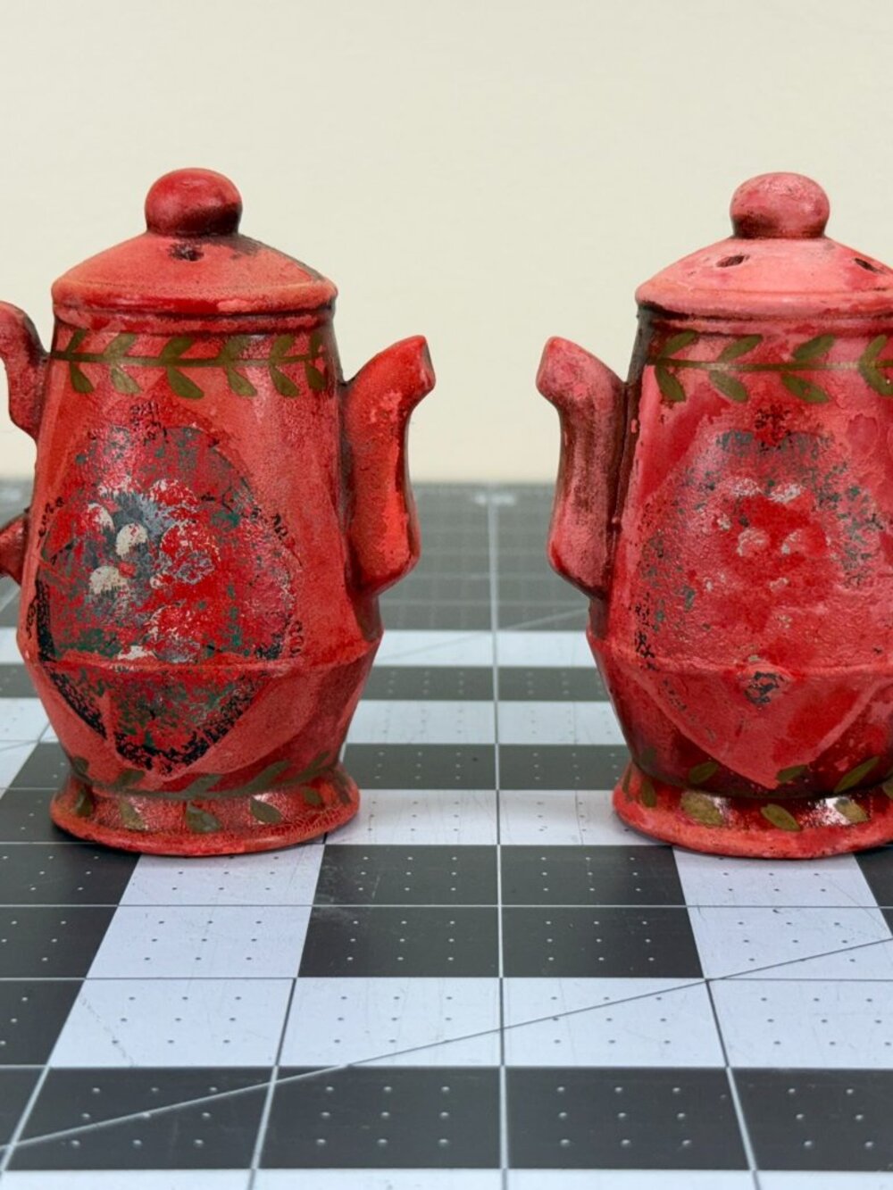 Vintage 1940s Cold Painted Teapot Coffee Pot Salt & Pepper Shaker Set Japan